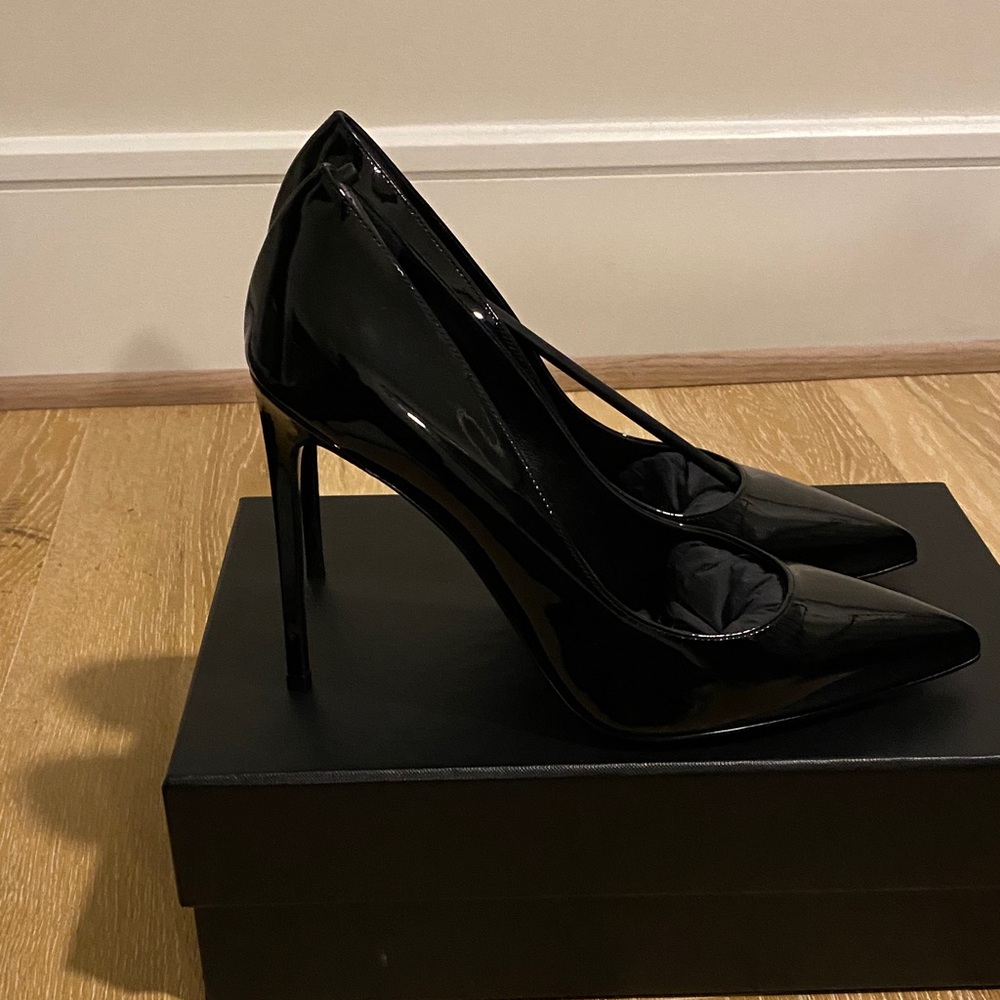 Saint Laurent Black Patent Leather Pumps